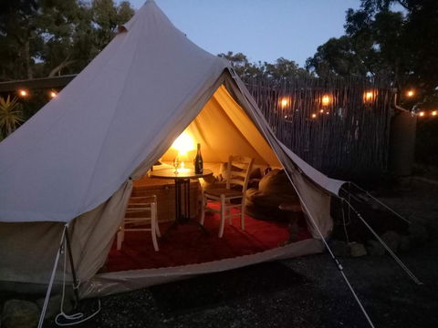 Macedon Ranges Glamping - Pubs and Clubs 0