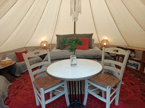Macedon Ranges Glamping - Pubs and Clubs 3