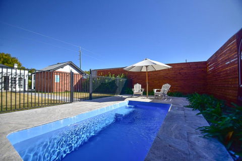Macleay Cottage With Plunge Pool And Local Arts - Pubs and Clubs 1