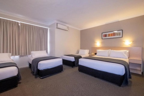 Maclin Lodge Motel - Go Out 2
