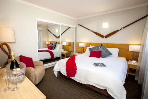 Manly Marina Cove Motel - Go Out 3