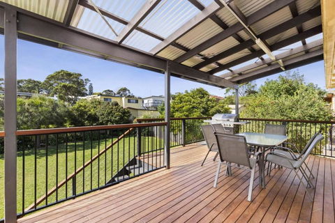 Manyana Deck Life - Pubs and Clubs 3