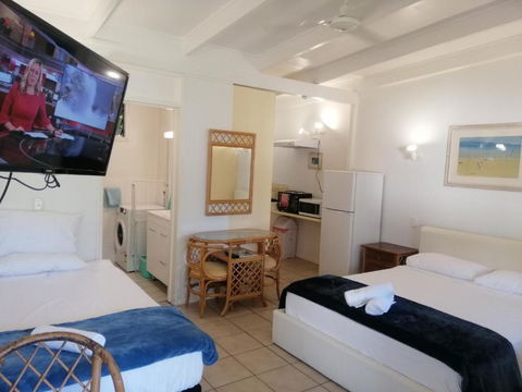 Magnetic Island Resort, Sleeps 3, Free WIFI - Pubs and Clubs 2