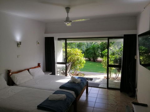 Magnetic Island Resort, Sleeps 3, Free WIFI - Pubs and Clubs 0