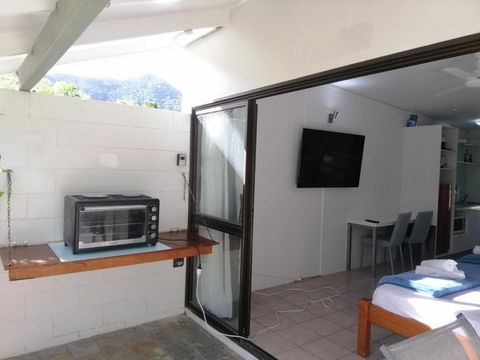 Magnetic Island Resort, Sleeps 3, Free WIFI - Pubs and Clubs 3