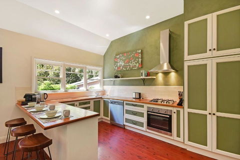 MapleWood House - Pubs and Clubs 2