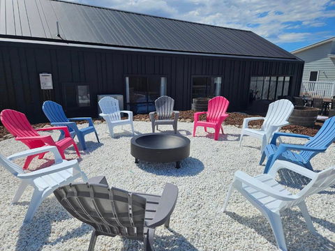 Marbles House (4 Bedrooms, 8 Beds, Sleeps 10) - Pubs and Clubs 0