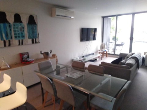Marina View Apartment On The Maribyrnong River, Melbourne - Go Out 2