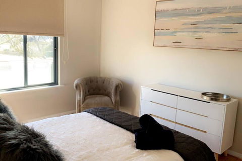 Marlston View Luxury Retreat - Pubs and Clubs 1