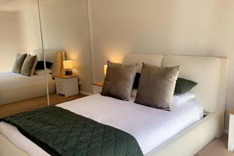 Marlston View Luxury Retreat - Pubs and Clubs 3