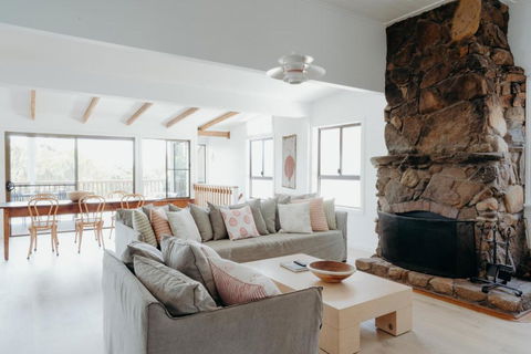 Massinger Views - Pubs and Clubs 0