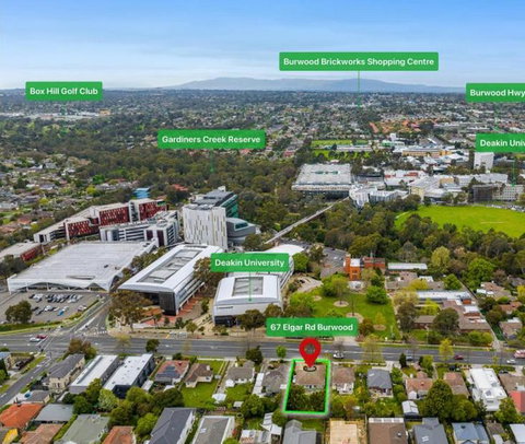 Master Bedroom Opposite To Deakin University - Pubs and Clubs 0