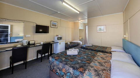 Matilda Motel - Pubs and Clubs 3