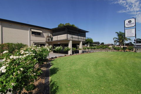 Mayfair Motel - Pubs and Clubs 0