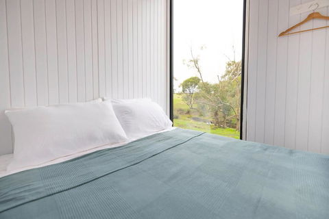 McCabe Farm Cabin By Tiny Away - Pubs and Clubs 3