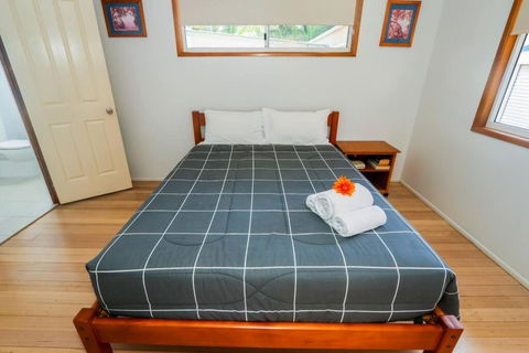 McLeods - Pet-Friendly Coastal Escape In Central Agnes Water - Pubs and Clubs 2