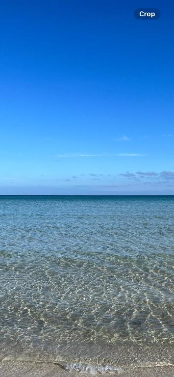 Mcrae Retro Beach House ! - Pubs and Clubs 1