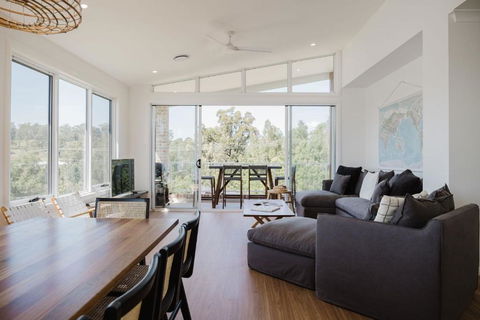 Melody - Pubs and Clubs 0