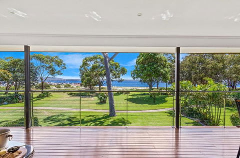 Memories On The Beachfront - Pubs and Clubs 3