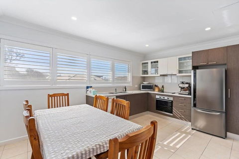 Meridian U1-4 Hutton St - Linen Included - Pubs and Clubs 3