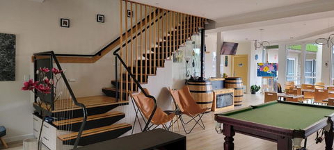 Merry Mary - Pubs and Clubs 1