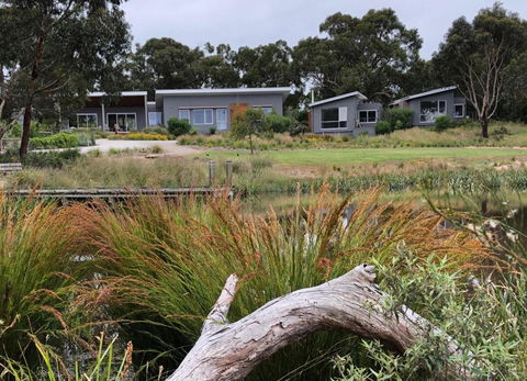 Messmates Luxury Eco Suites - Pubs and Clubs 0