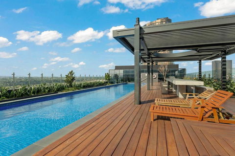 Metropolitan Oasis - Pubs and Clubs 0