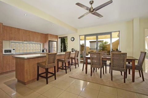 Mill House In Central Bright - Pubs and Clubs 0