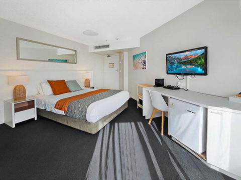 Marcoola Surf Air Hotel Room 2515 - Pubs and Clubs 3