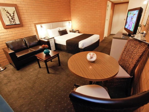 Mildura River City Motel - Pubs and Clubs 1