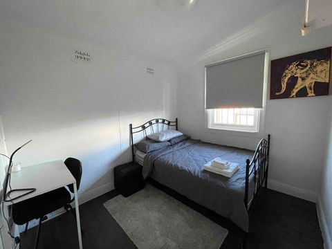 Mascot Guesthouse 5 Mins To Airports 17 Mins To CBD - Pubs and Clubs 3