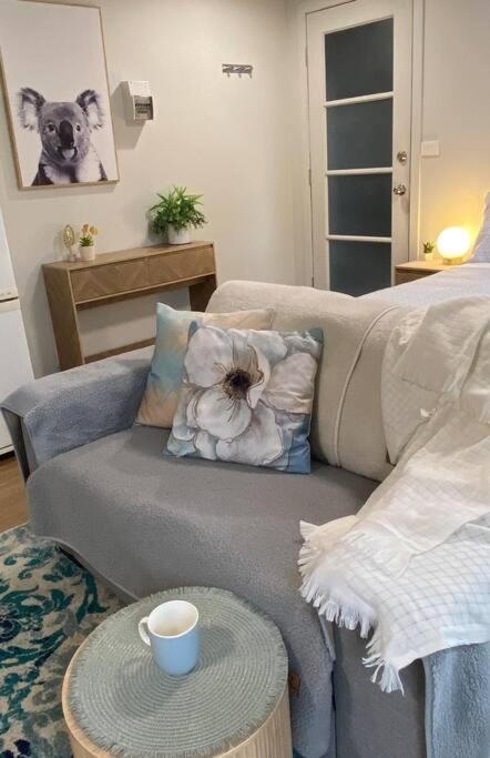 MEPLE, Tiny Home, Pets, Walk2Food, WiFi, Bfast, - Pubs and Clubs 2