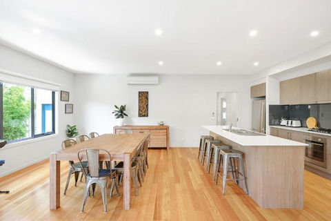 Mingalar - Pubs and Clubs 1