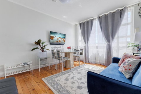 Miracle Miranda Sydney Apartment - Pubs and Clubs 3