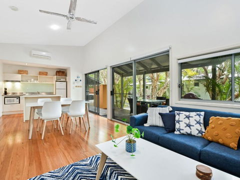 Mobys Resort 08 - Pubs and Clubs 1