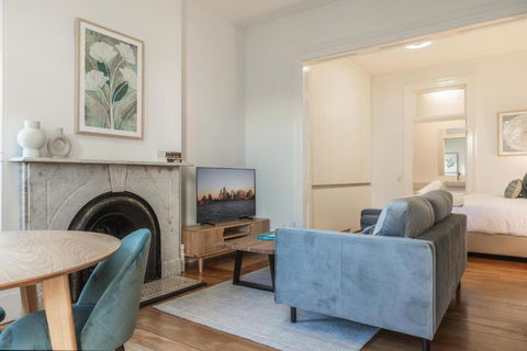 Modern 1-Bed Studio Near Tramsheds - Pubs and Clubs 0