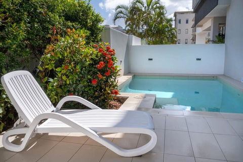 Modern Seaside Oasis In Kings Beach - Pubs and Clubs 3