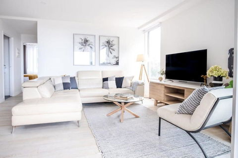 Modern Seaside Oasis In Kings Beach - Pubs and Clubs 1