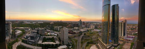 Modern 3 Bedroom Apartment With Amazing Views - Pubs and Clubs 1