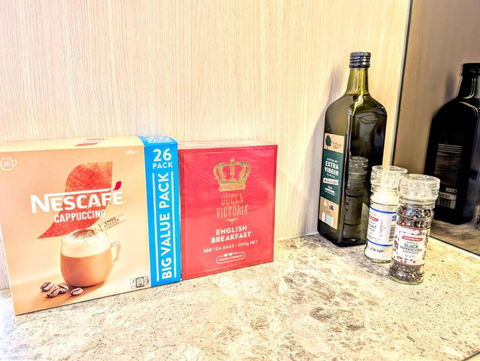 Modern Apartment Close To All Amenities! - Pubs and Clubs 1