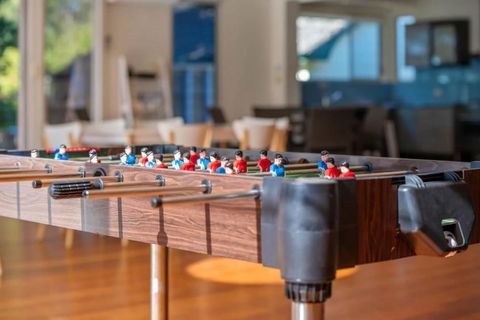 Modern Beach Mansion 2 Minutes From Water - Pubs and Clubs 2