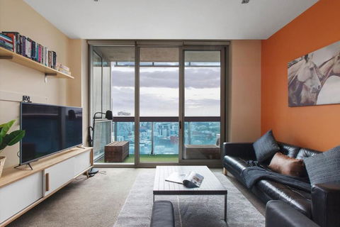 Modern Escape With Balcony & Sweeping City Views - Pubs and Clubs 0