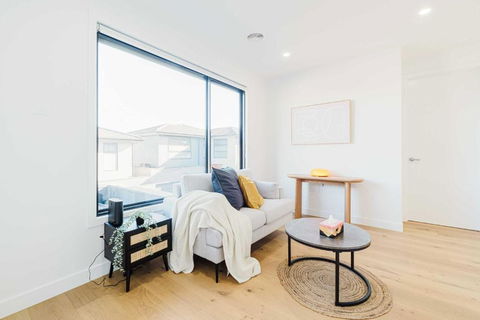 Modern Family Home 3BR In Box Hill North - Pubs and Clubs 2