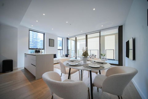 Modern Urban Retreat - Pubs and Clubs 0