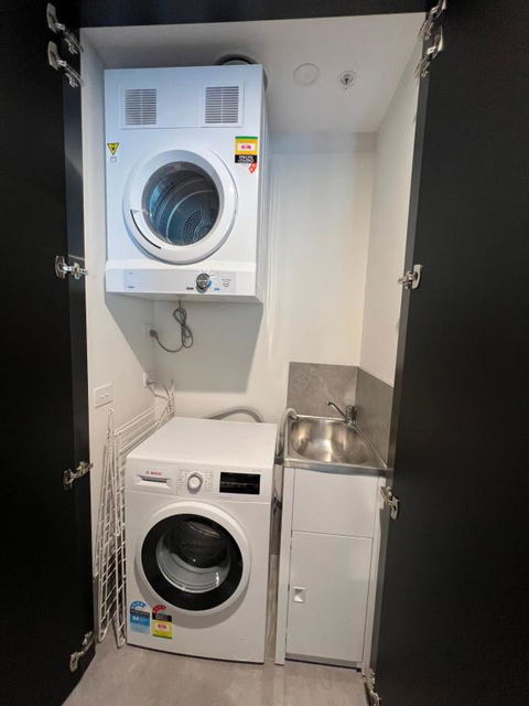 New Modern 1BR Apt Near Dickson - Pubs and Clubs 2