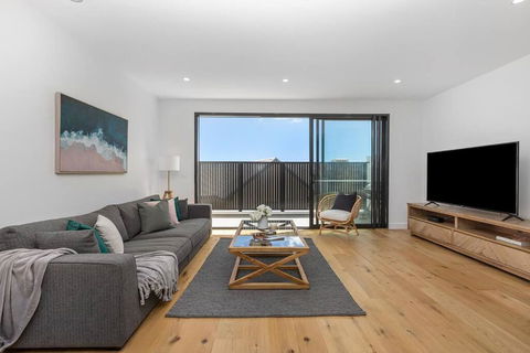 Mordialloc Coastal Paradise 2 - Go Out 1