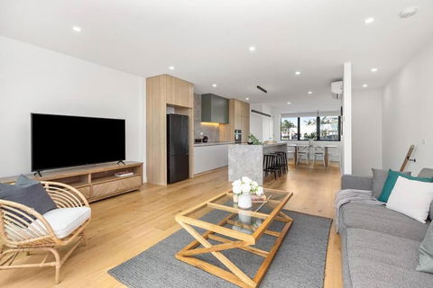 Mordialloc Coastal Paradise 2 - Go Out 3