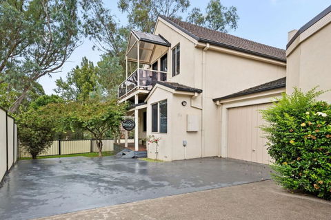 Morses Creek Getaway - Pubs and Clubs 0