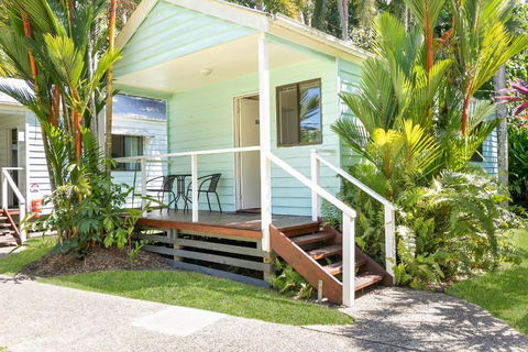 Mossman Resort Holiday Villas - Pubs and Clubs 2