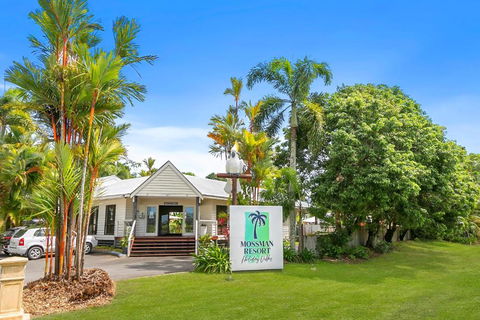 Mossman Resort Holiday Villas - Pubs and Clubs 0